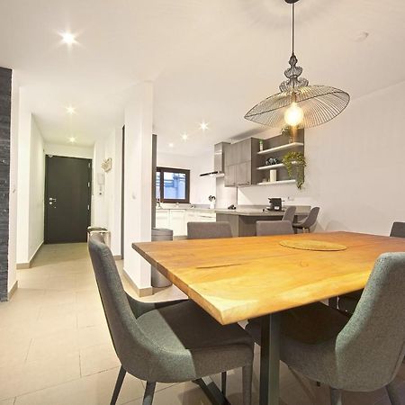 Modern Villa Close To Costabella Beach Marbella Ngoại thất bức ảnh