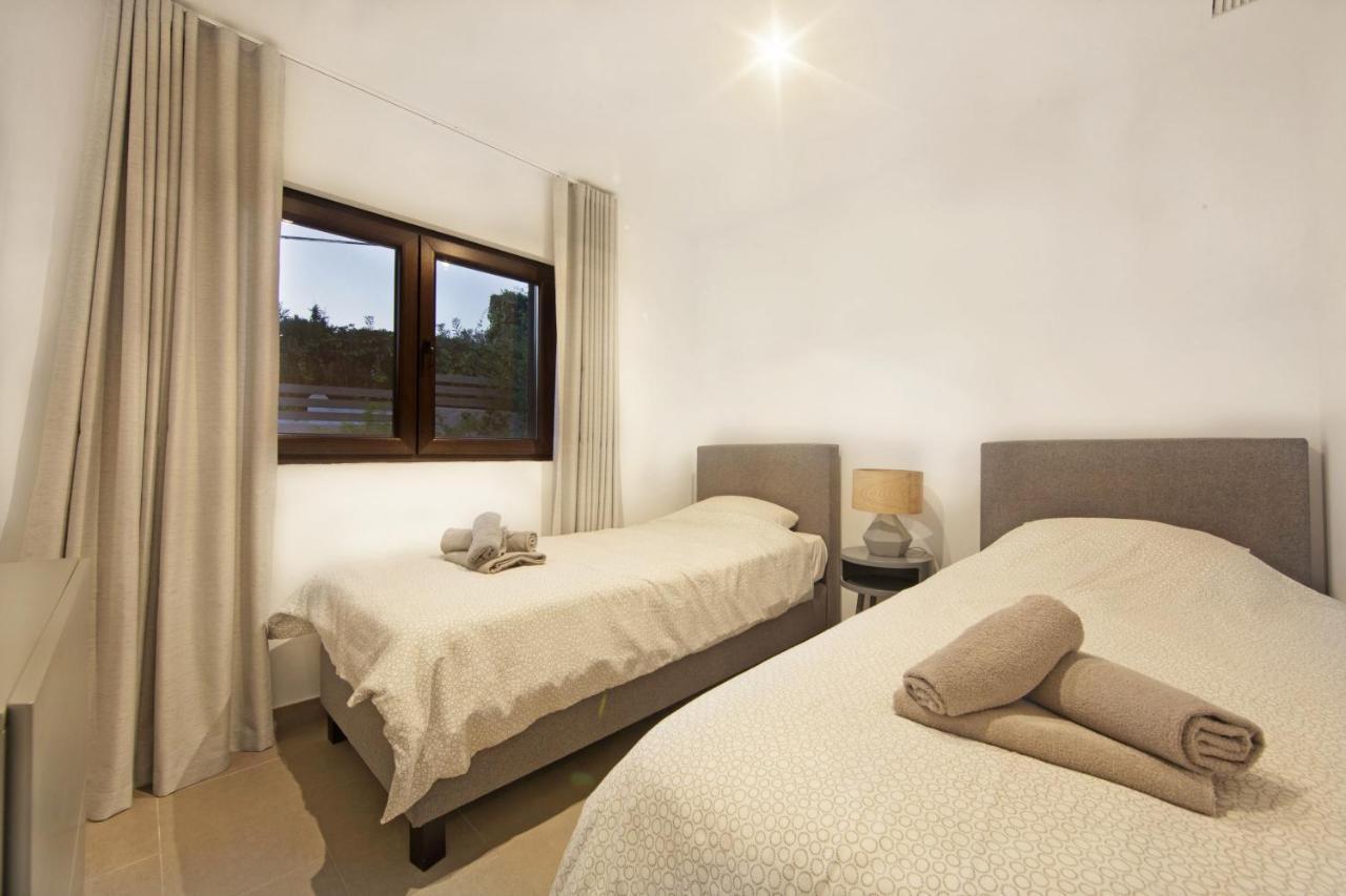 Modern Villa Close To Costabella Beach Marbella Ngoại thất bức ảnh